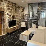 Du Hameau Vogue